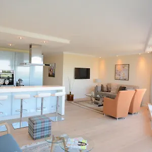 Luxury In Near Trade Fair Apartment